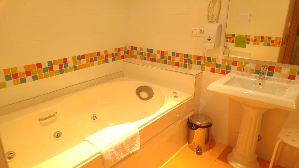 Hotel Verona Puertollano Ngoại thất bức ảnh