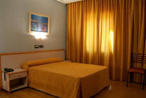 Hotel Verona Puertollano Ngoại thất bức ảnh