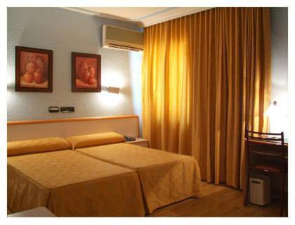Hotel Verona Puertollano Ngoại thất bức ảnh